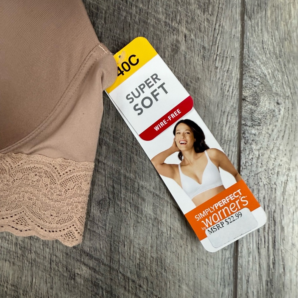 40C Warner’s Tan‎ Wireless Bra - Picture 2 of 12